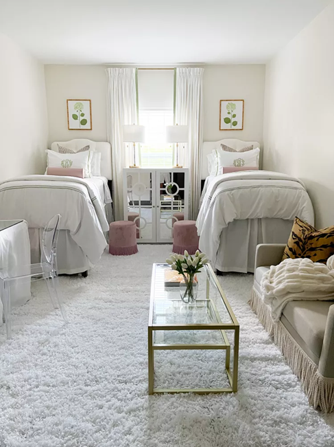 a-chic-style-dorm-room-with-double-twin-bed