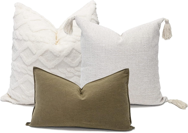how-to-decorate-a-dorm-room-with-throw-pillows