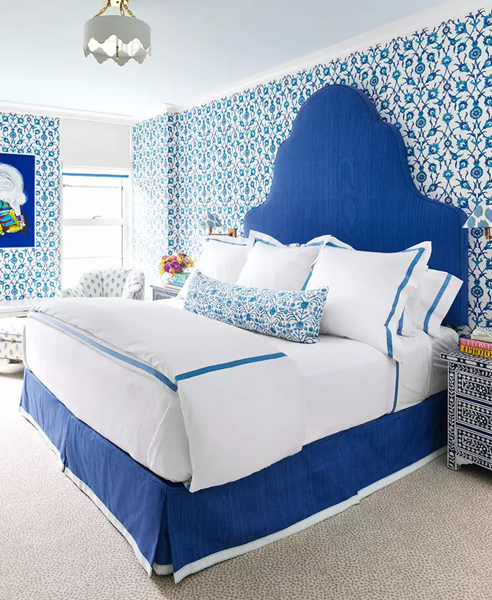 bedroom-with-blue-and-white-color-combination