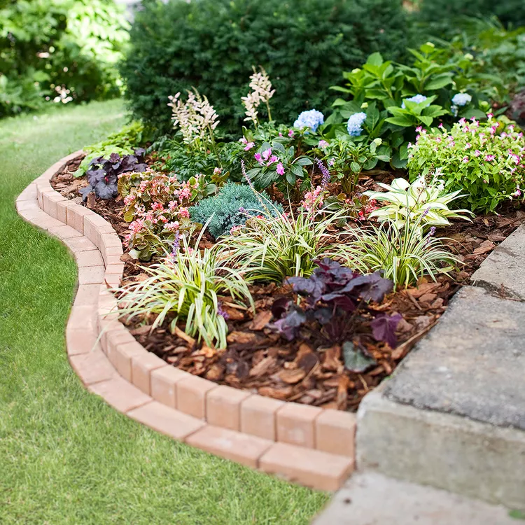 10 Simple, Beautiful Garden and Lawn Edging Ideas