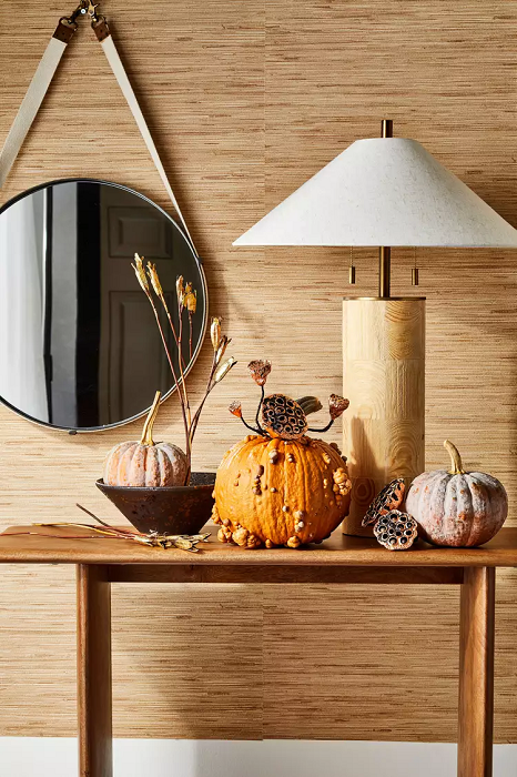 Cozy-entry-way-console-table-with-Fall-Decor-Palette