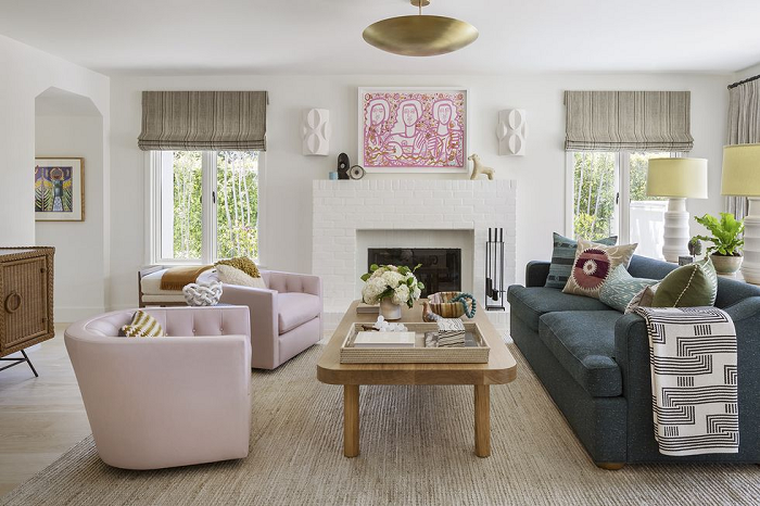 Traditional-living-room-with-pink-chairs-using-the-60-30-10-rule-for-decorating