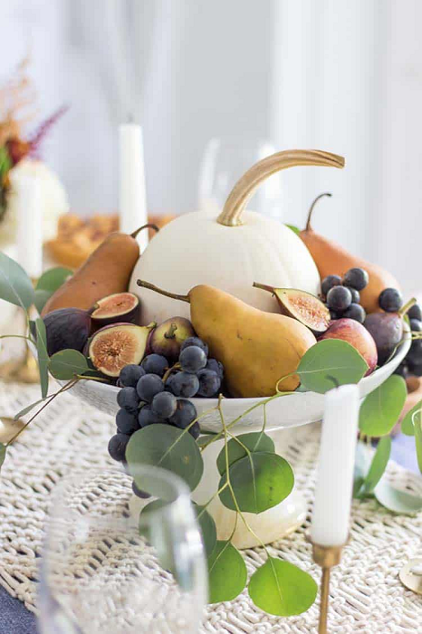 Dining-Room-Elegance-Chic-Fall-Centerpiece-for-Special-Gatherings