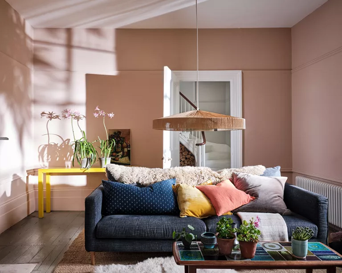 How-to-Choose-the-Perfect-Fabrics-to-Decorate-Your-Home-pink-wall-living-room