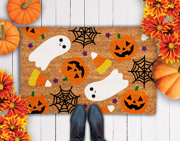 Porch-Halloween-mat-ideas-pumpkins-ghost-spiders