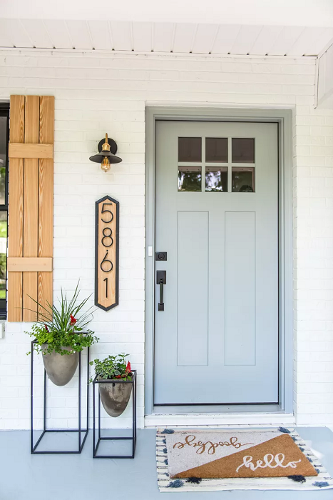 how-to-get-your-porch-ready-for-Halloween-decor