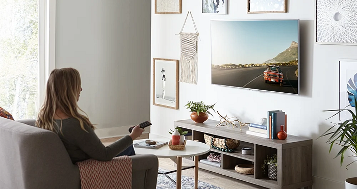 living-room-with-an-gallery-wall-and-TV