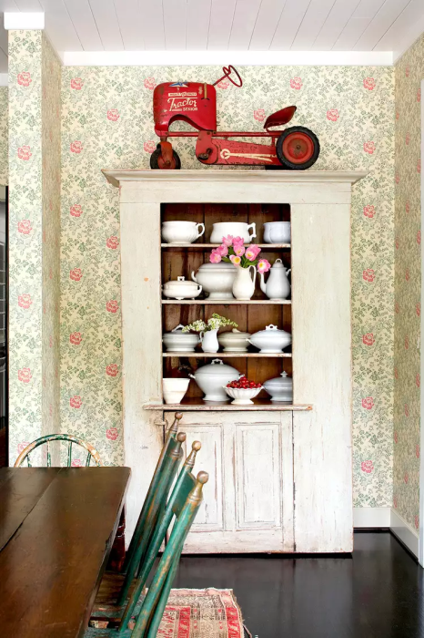 how-to-display-flea-market-finds-in-your-home
