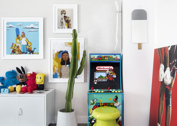 hypebeast-bedroom-decoration-with-simpsons-art-and-gaming-console