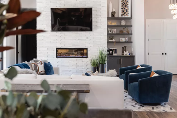 Fireplace-with-tile-in-a-modern-living-room
