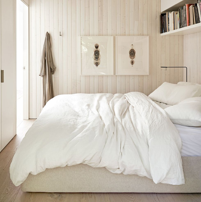 Choosing-art-for-a-feng-shui-bedroom